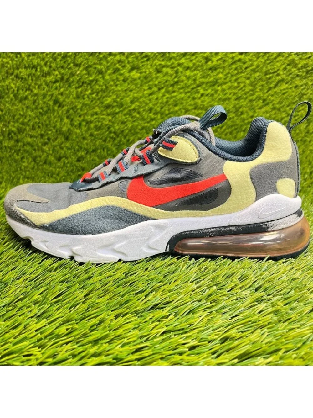 Nike Air Max 270 React Boys Size 5.5Y Gray Beige Athletic Running Shoes Sneakers